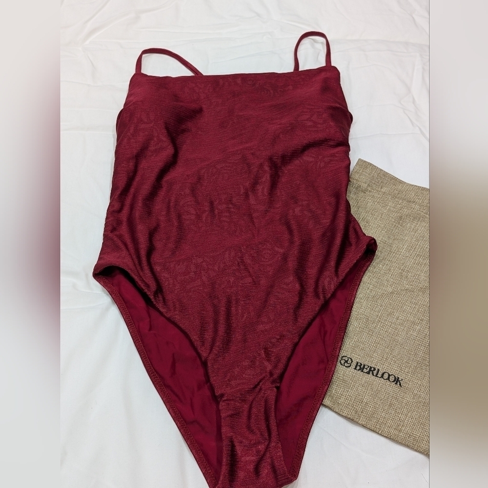 BNWT / Berlook / Large / Burgundy Jacquard X Cross One Pieces Swimsuit